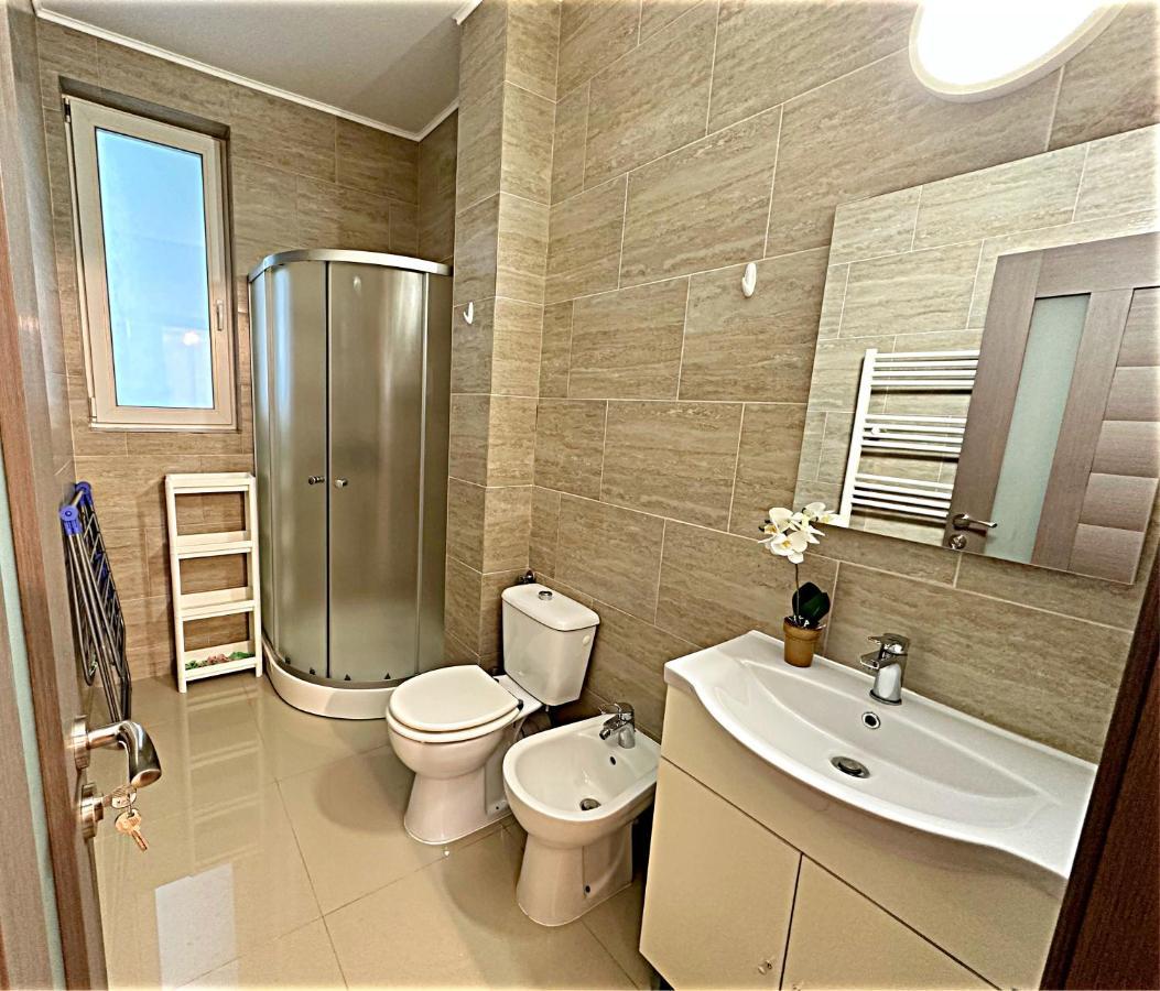 Hezo Sunshine Studio And Apartment Navodari Exterior photo